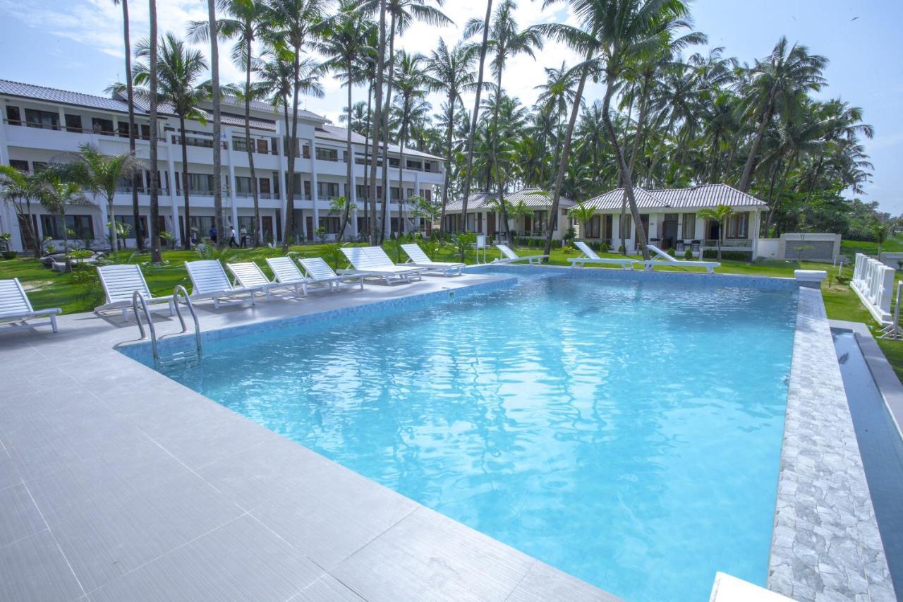 Hotel Lux Ngwesaung Luaran gambar